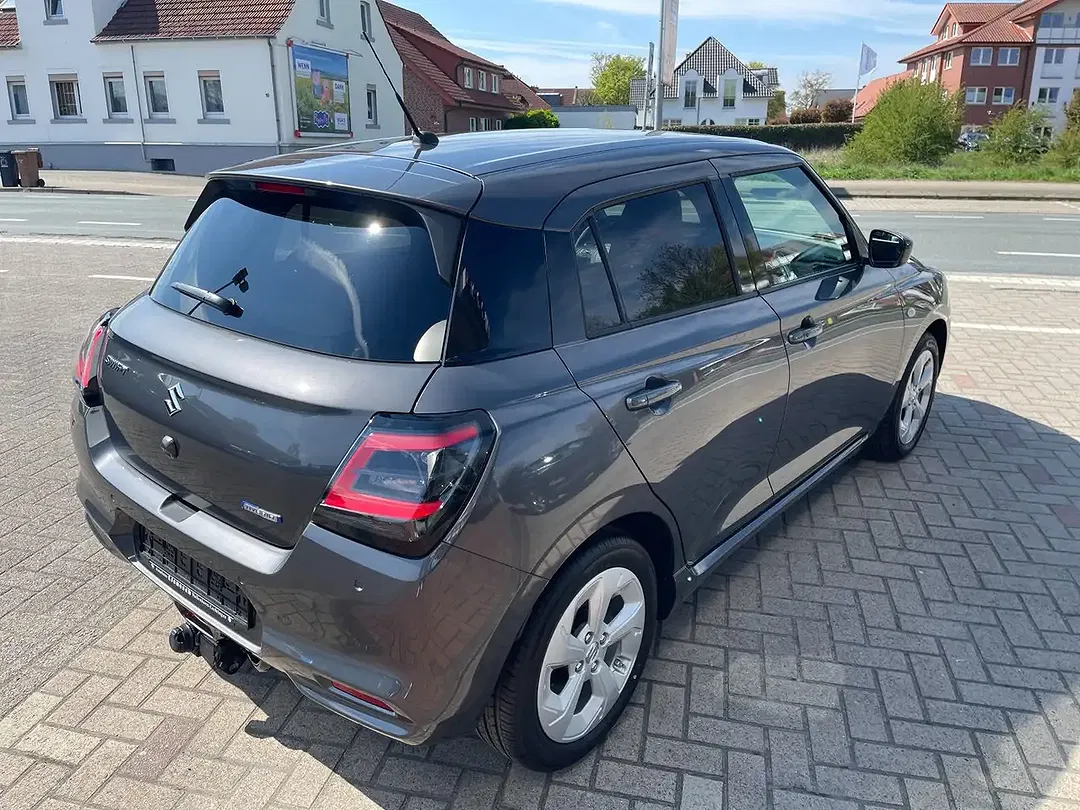 Suzuki Swift - Thumbnail 6