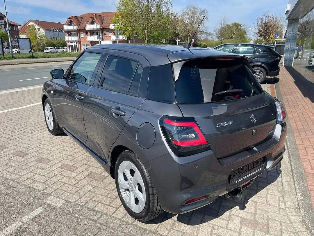 Suzuki Swift - Thumbnail 8