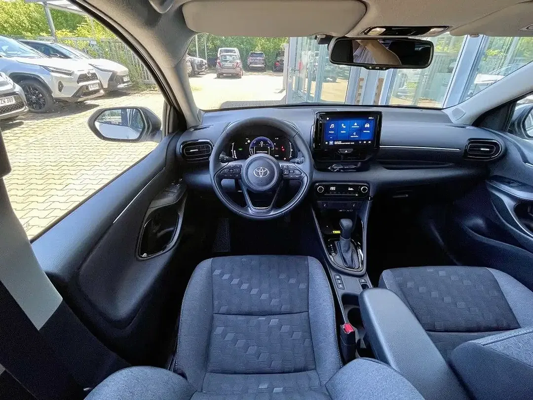 Toyota Yaris - Thumbnail 10