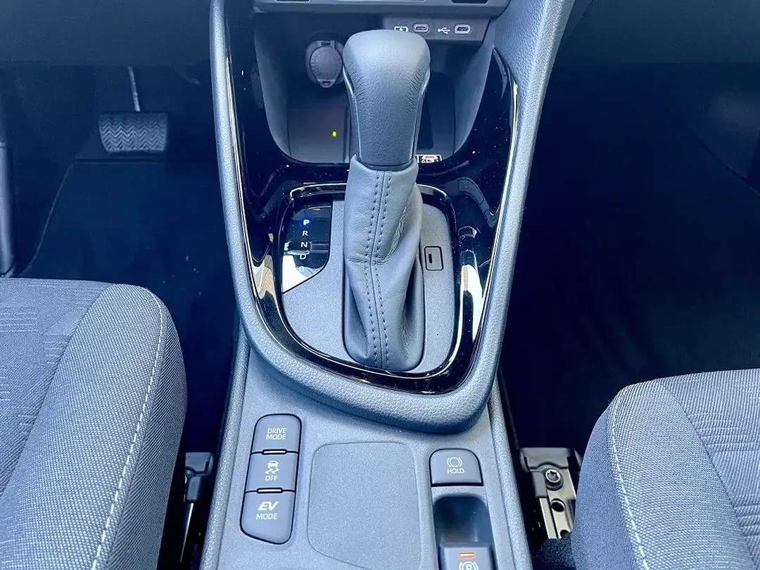 Toyota Yaris - Thumbnail 13