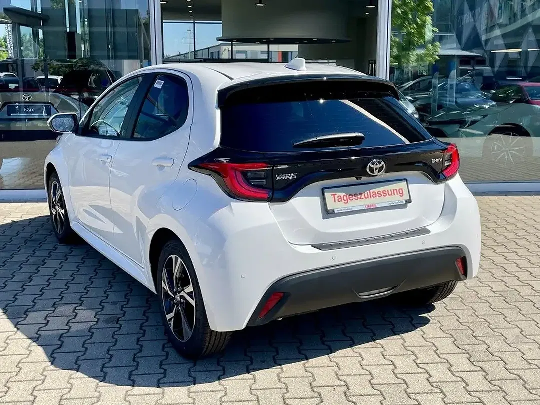 Toyota Yaris - Thumbnail 5