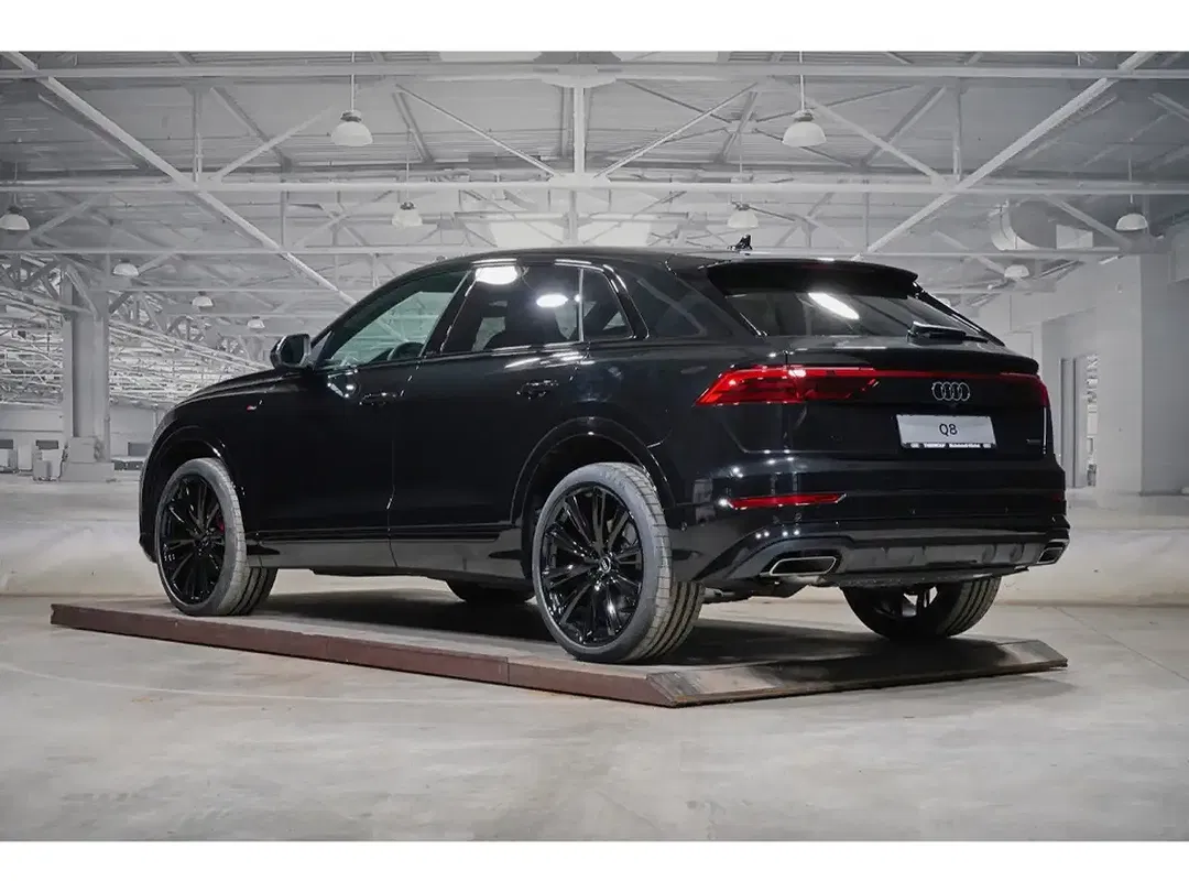 Audi Q8 - Thumbnail 2
