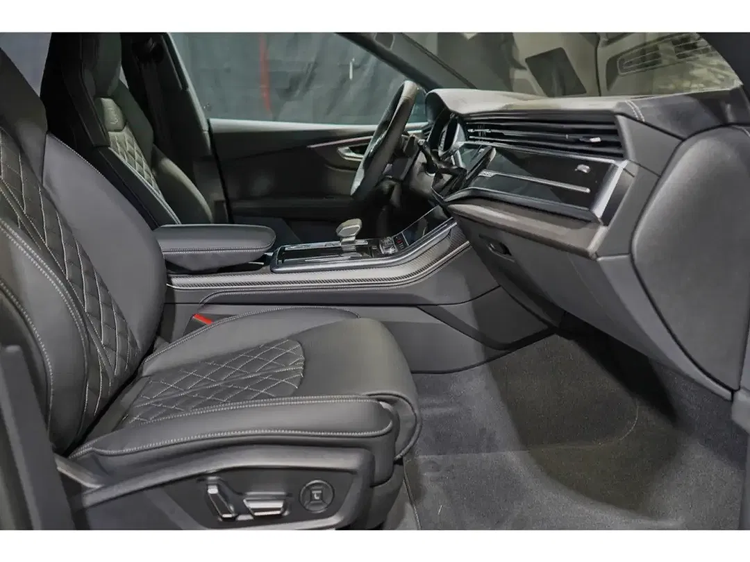 Audi Q8 - Thumbnail 5