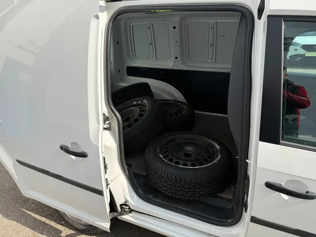 Volkswagen Caddy - Thumbnail 9