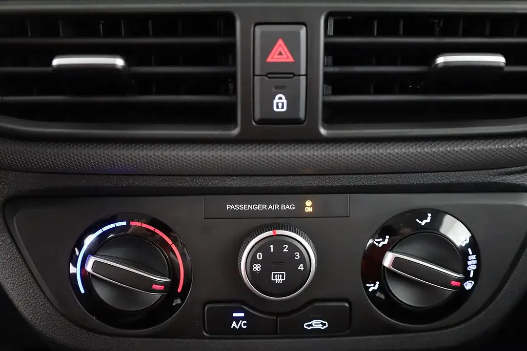 Hyundai i10 - Thumbnail 11
