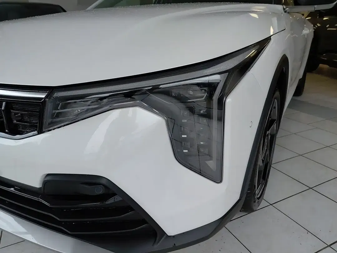 Kia K4 - Thumbnail 6