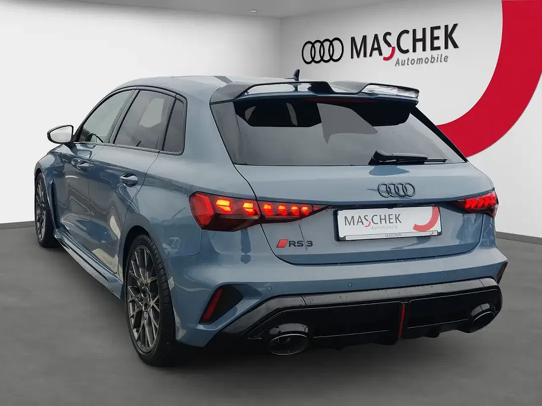 Audi RS3 - Thumbnail 3