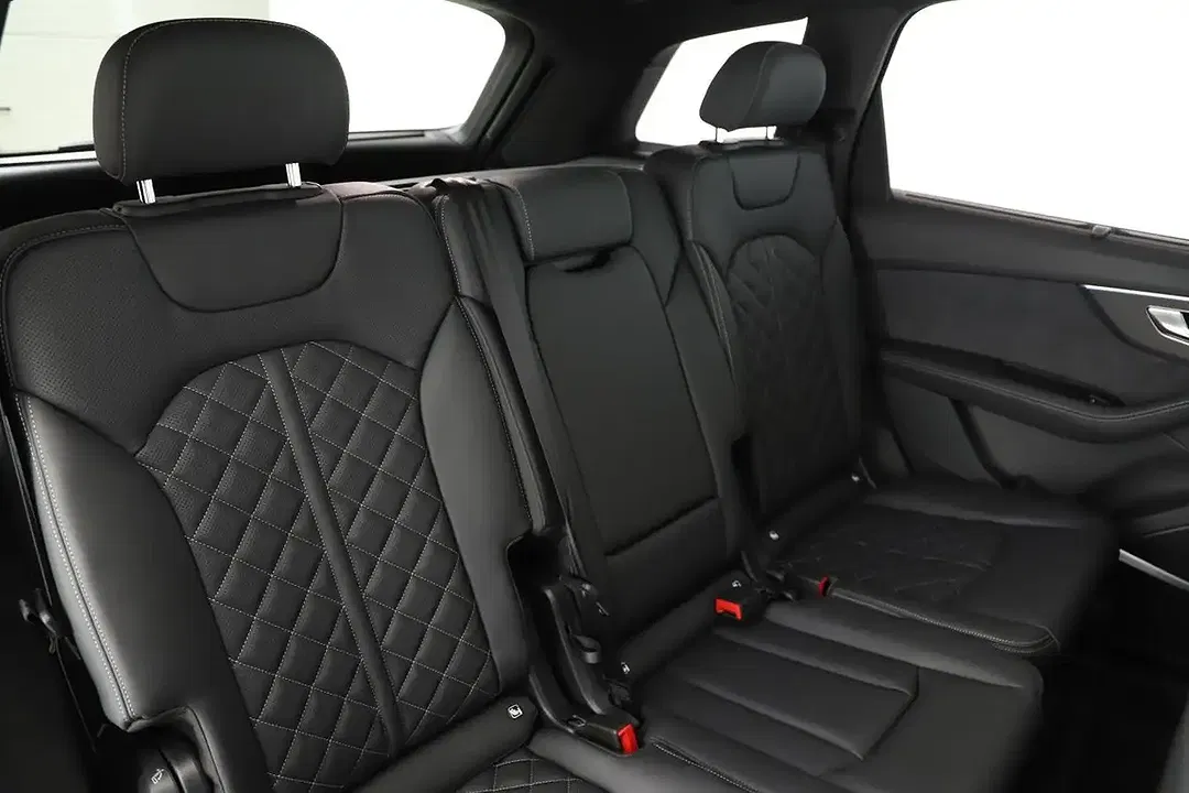 Audi Q7 - Thumbnail 11