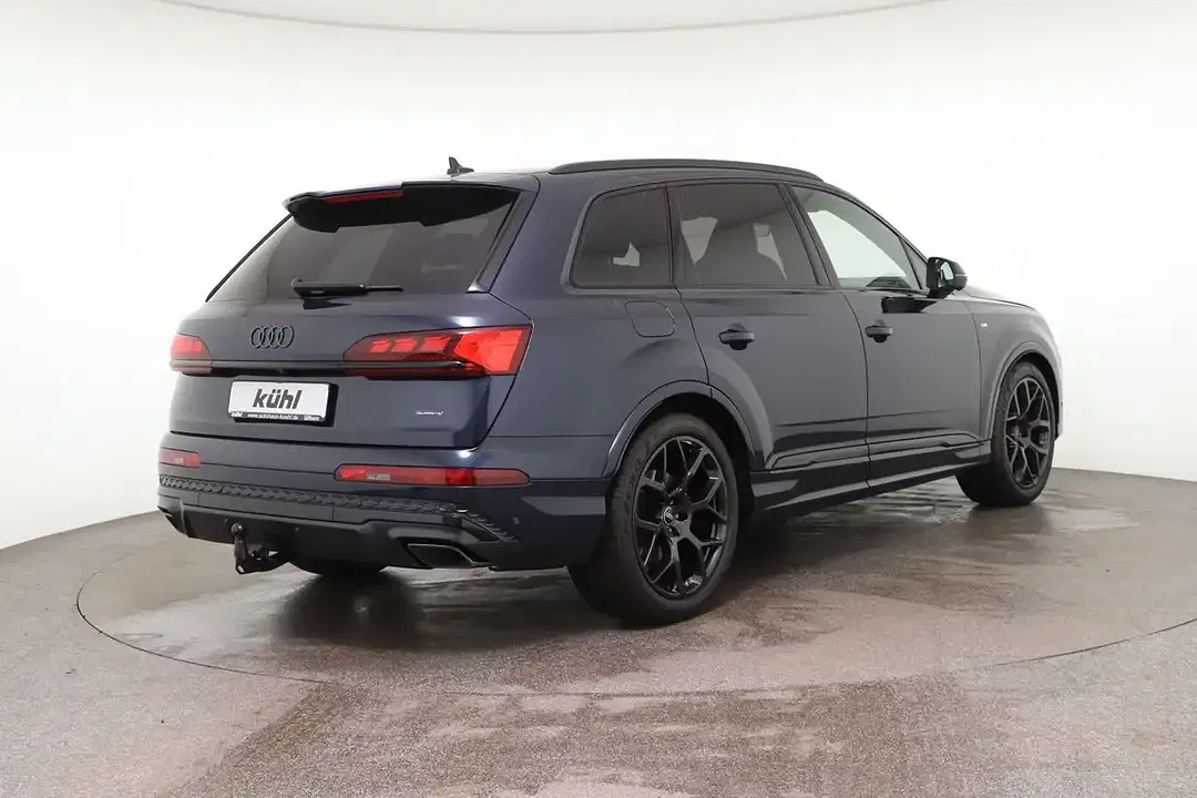 Audi Q7 - Thumbnail 3
