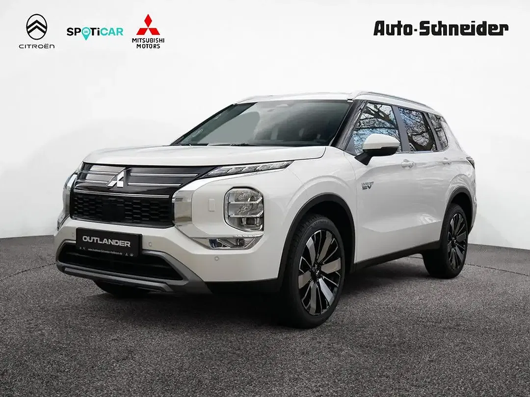 Mitsubishi Outlander - Thumbnail 1