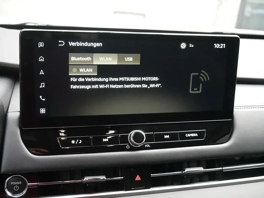 Mitsubishi Outlander - Thumbnail 15