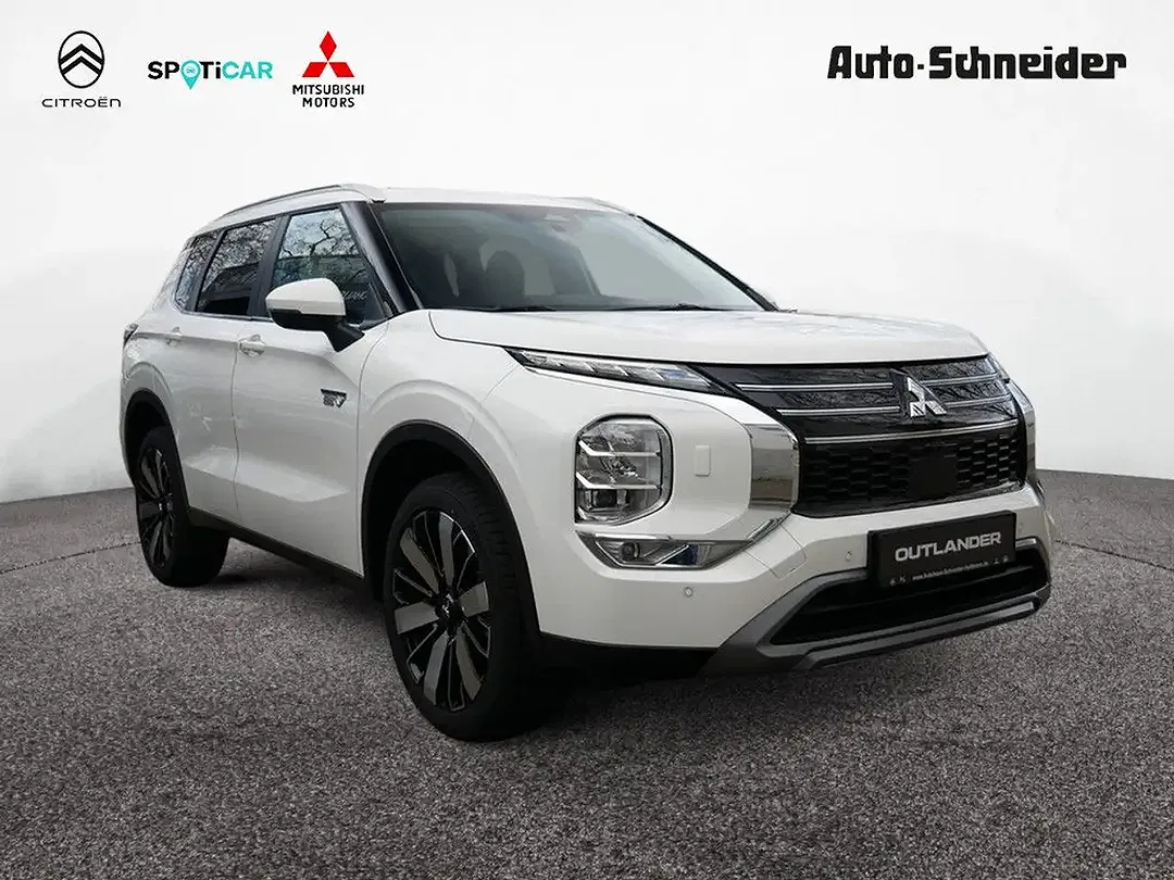 Mitsubishi Outlander - Thumbnail 2