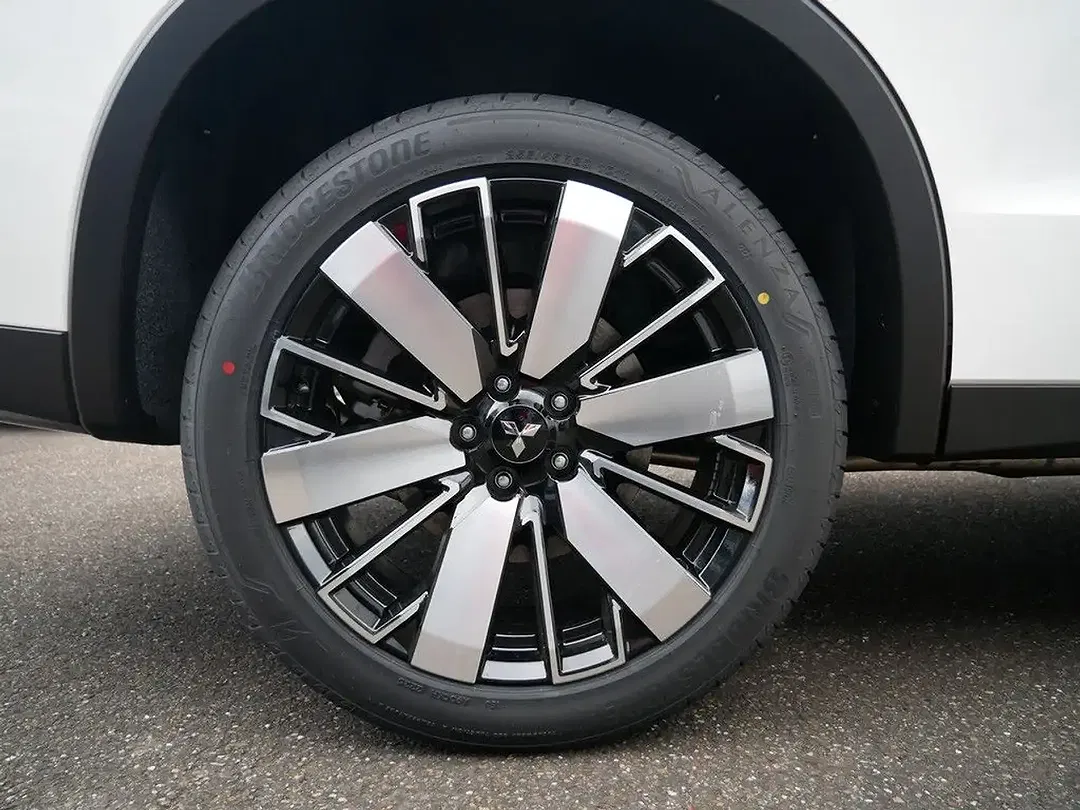 Mitsubishi Outlander - Thumbnail 6