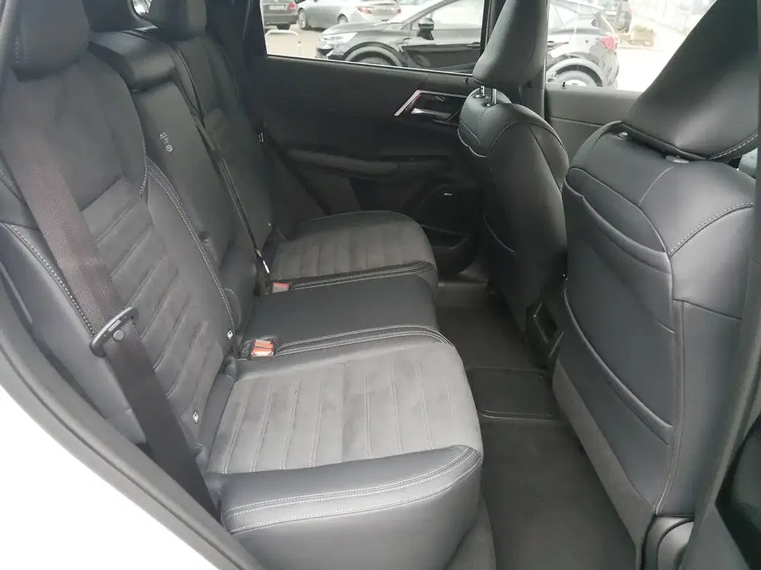 Mitsubishi Outlander - Thumbnail 8