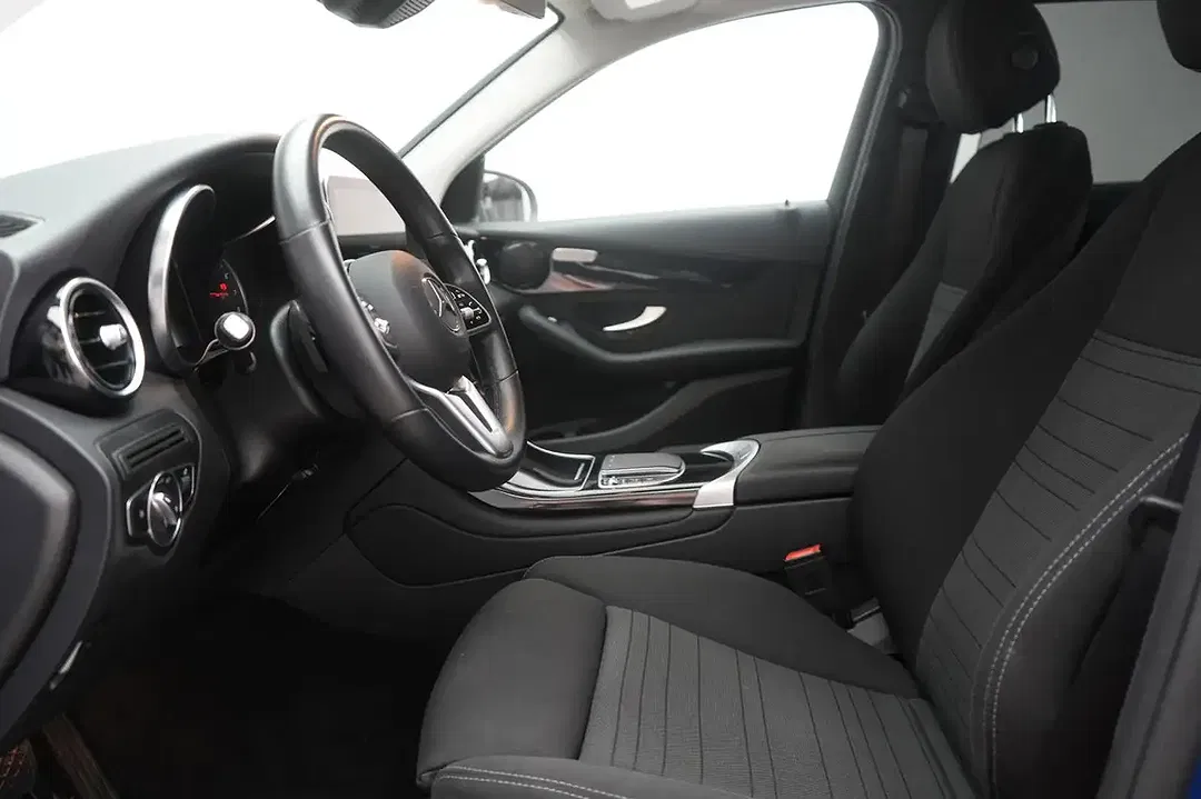 Mercedes-Benz GLC 300 - Thumbnail 10