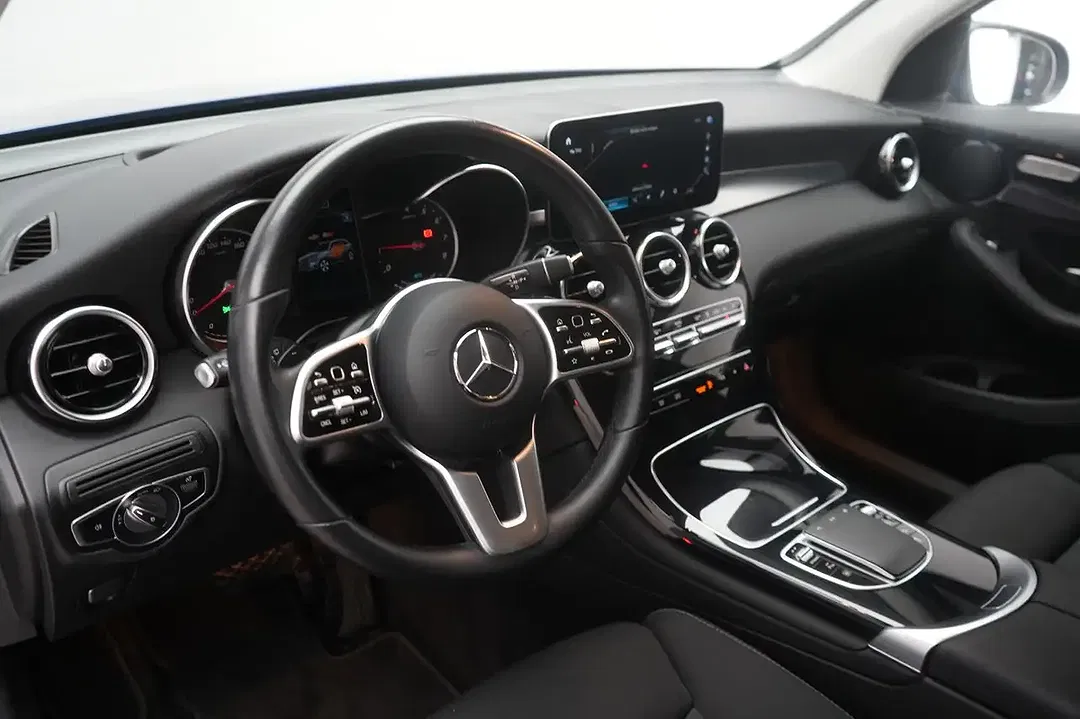 Mercedes-Benz GLC 300 - Thumbnail 13