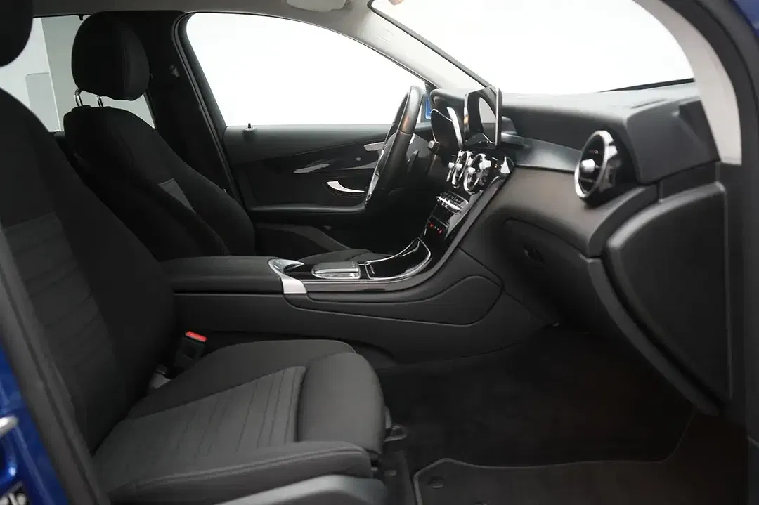 Mercedes-Benz GLC 300 - Thumbnail 6