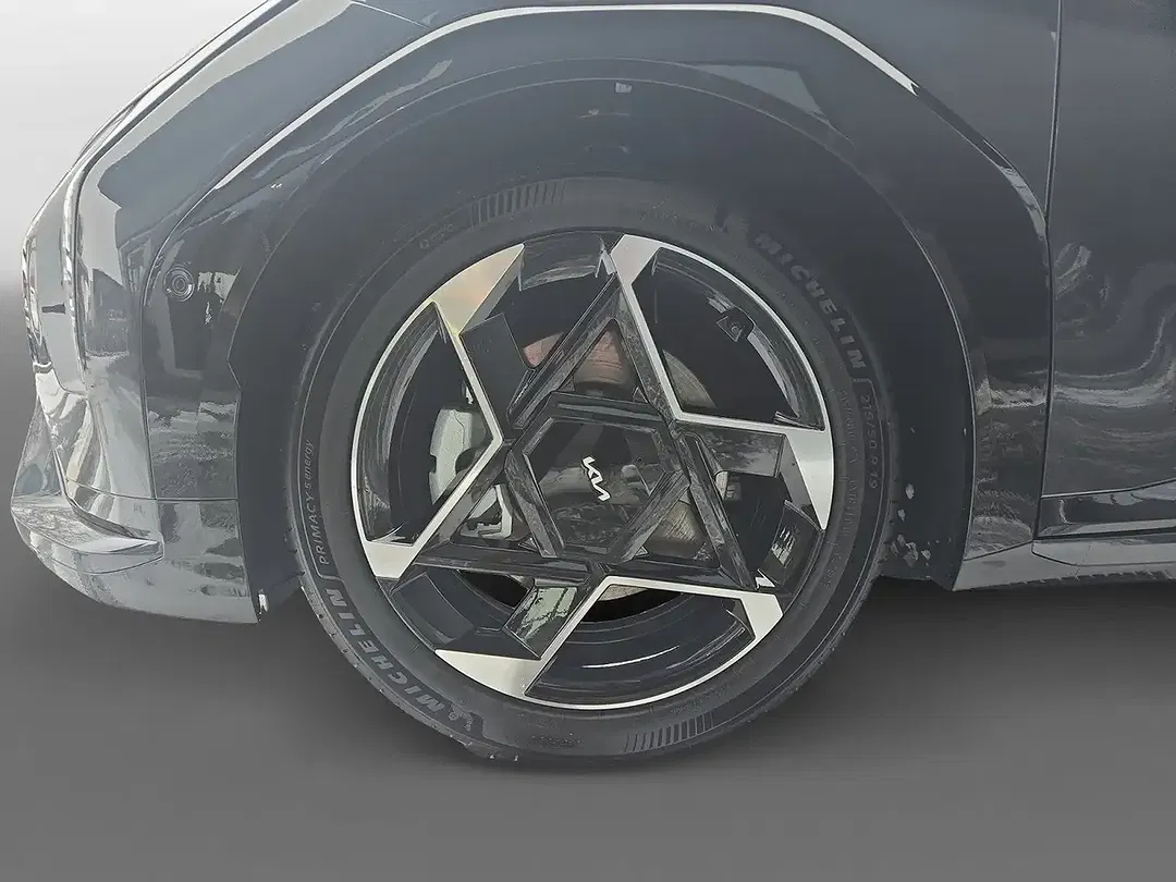 Kia EV4 - Thumbnail 15