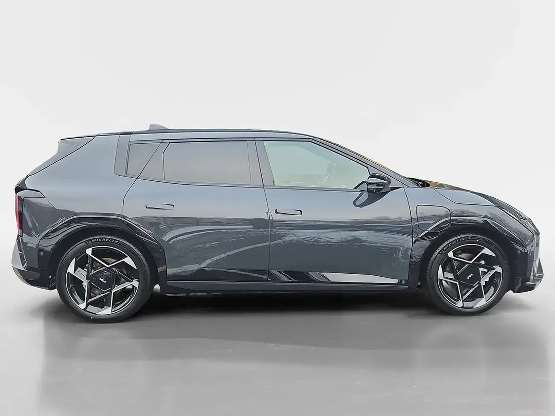 Kia EV4 - Thumbnail 6