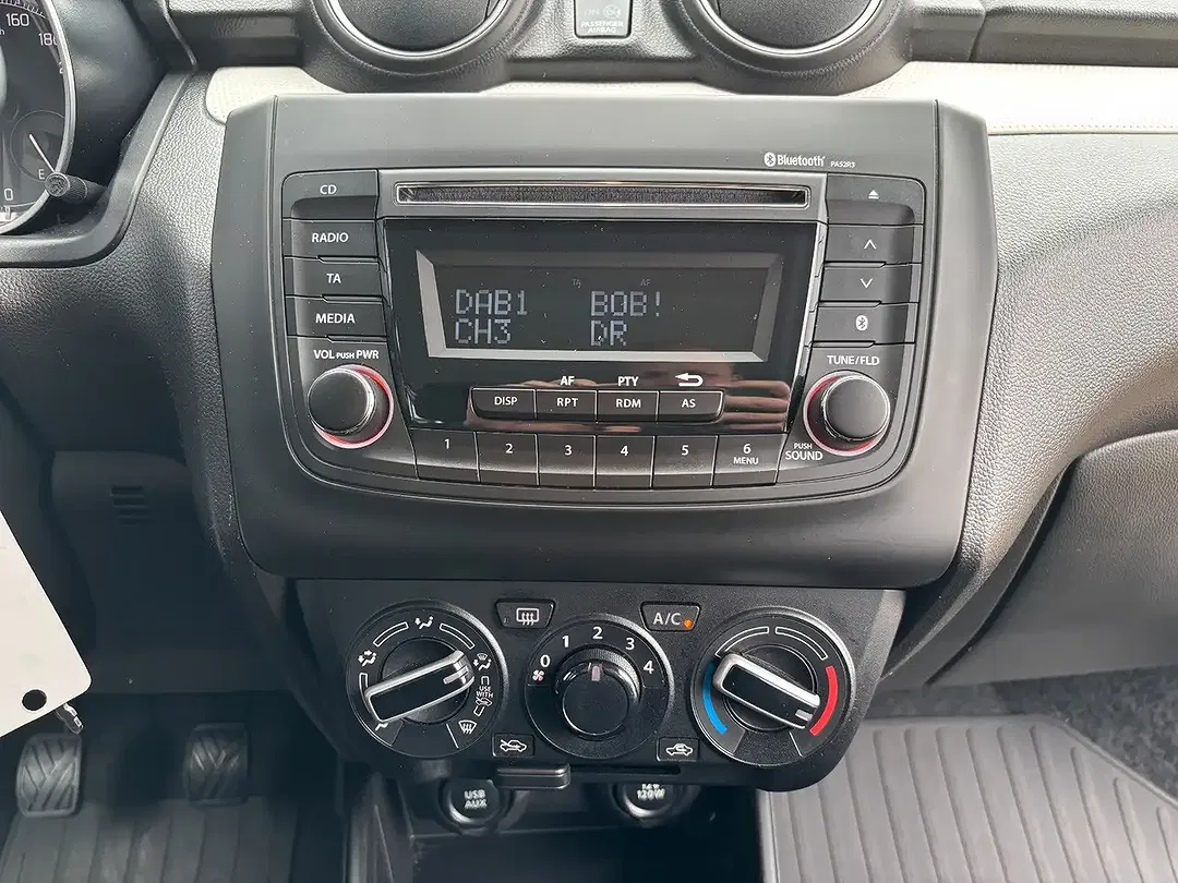 Suzuki Swift - Thumbnail 13