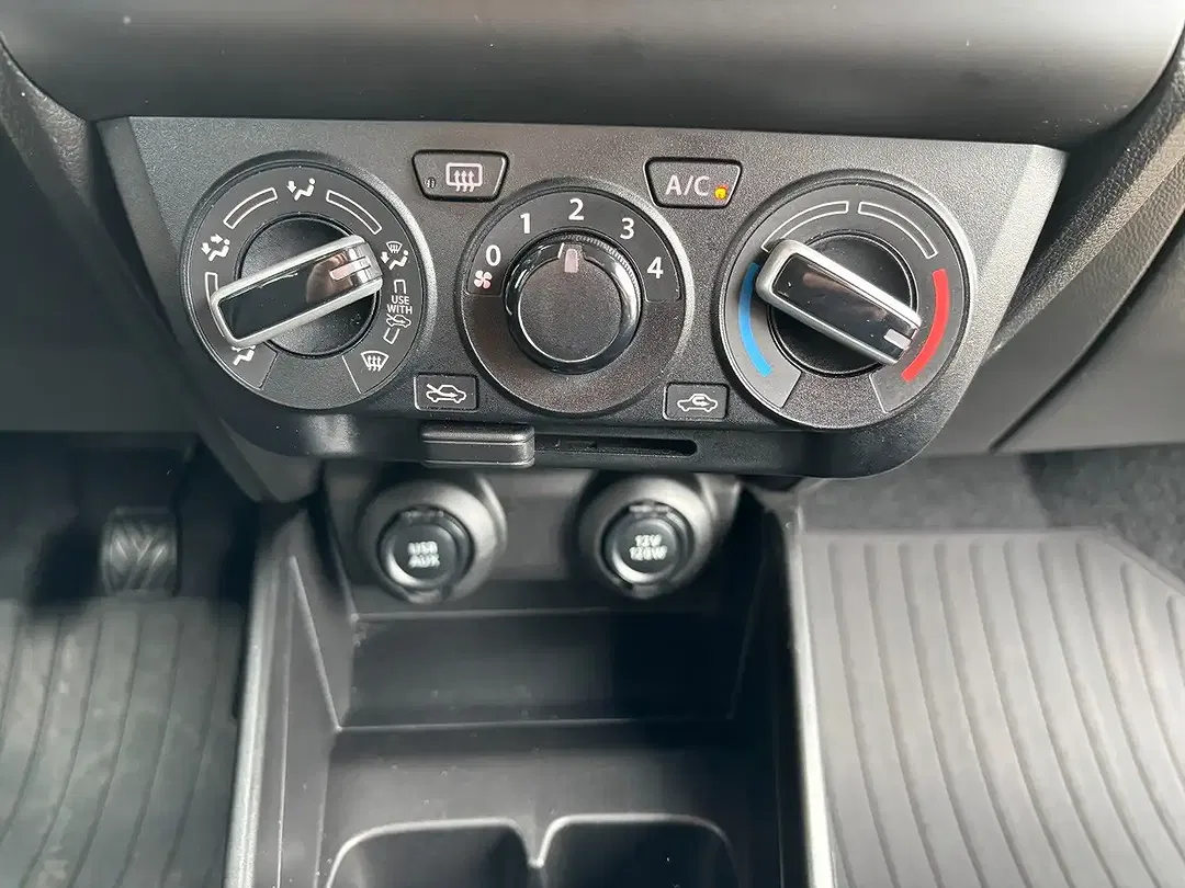 Suzuki Swift - Thumbnail 14