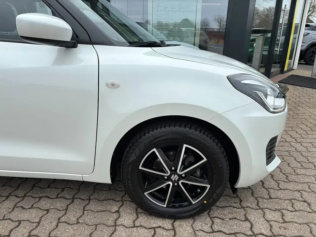 Suzuki Swift - Thumbnail 5