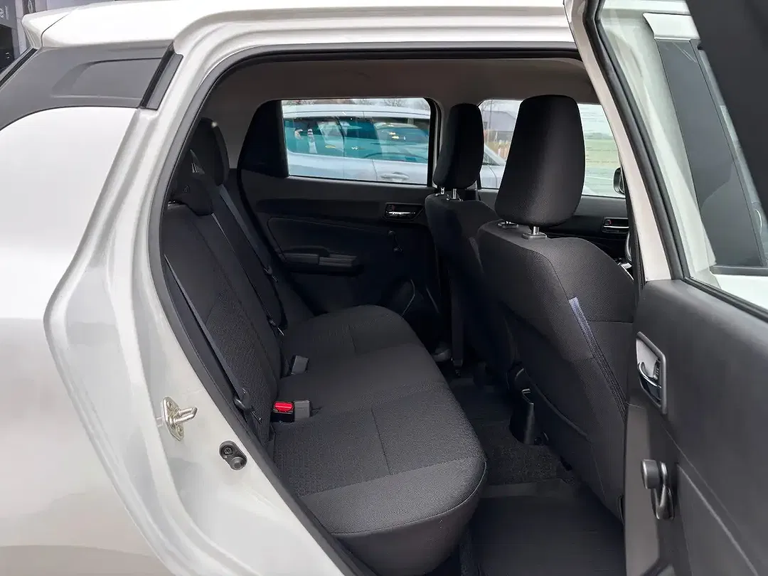 Suzuki Swift - Thumbnail 7