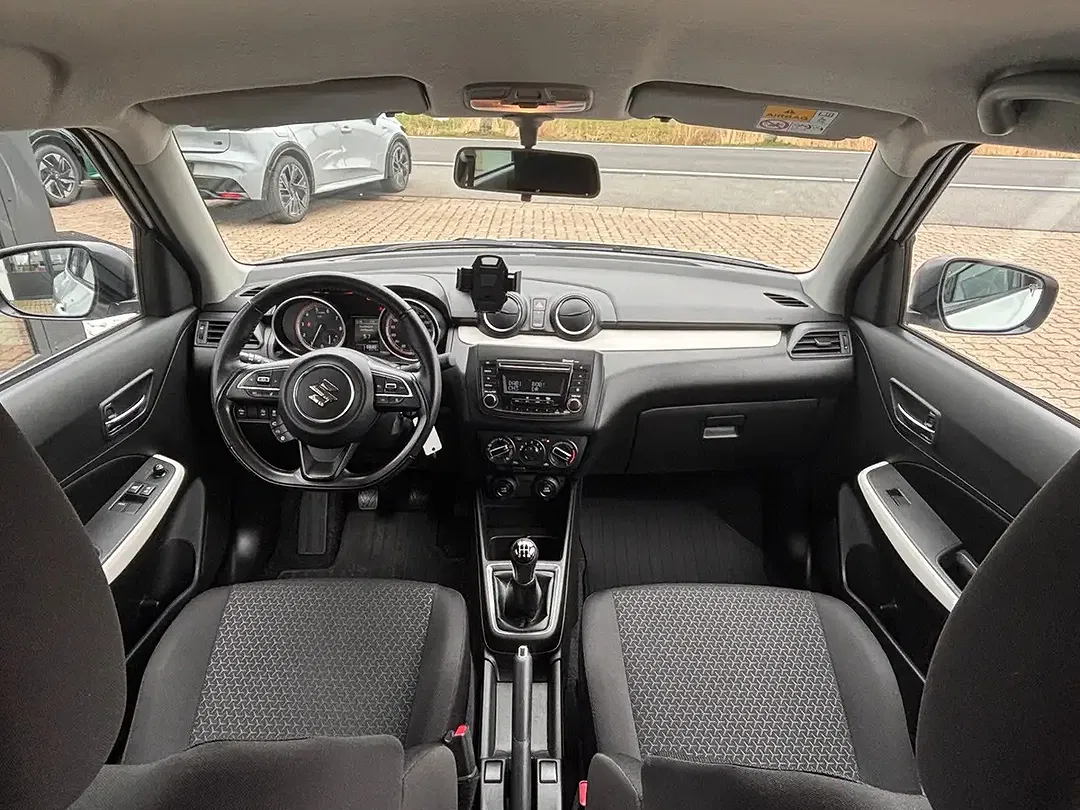 Suzuki Swift - Thumbnail 9