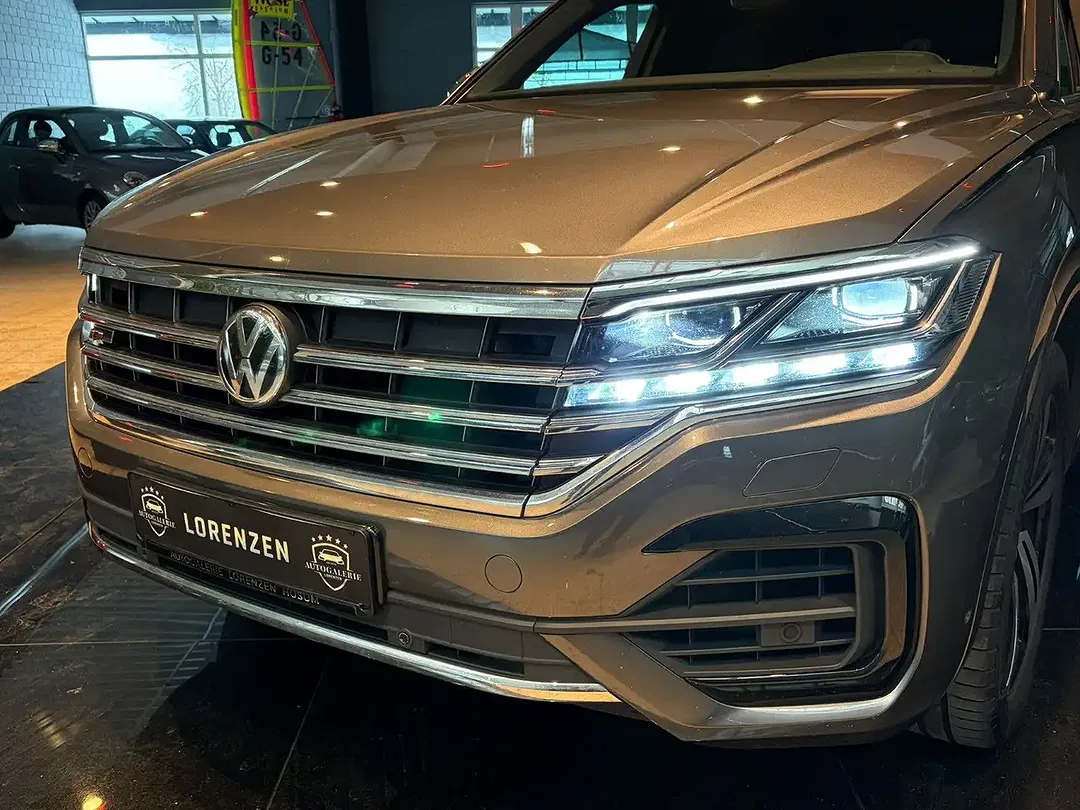 Volkswagen Touareg - Thumbnail 3