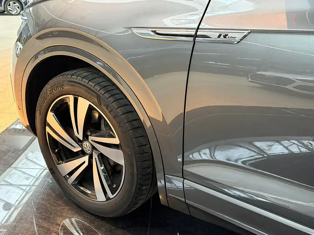 Volkswagen Touareg - Thumbnail 5
