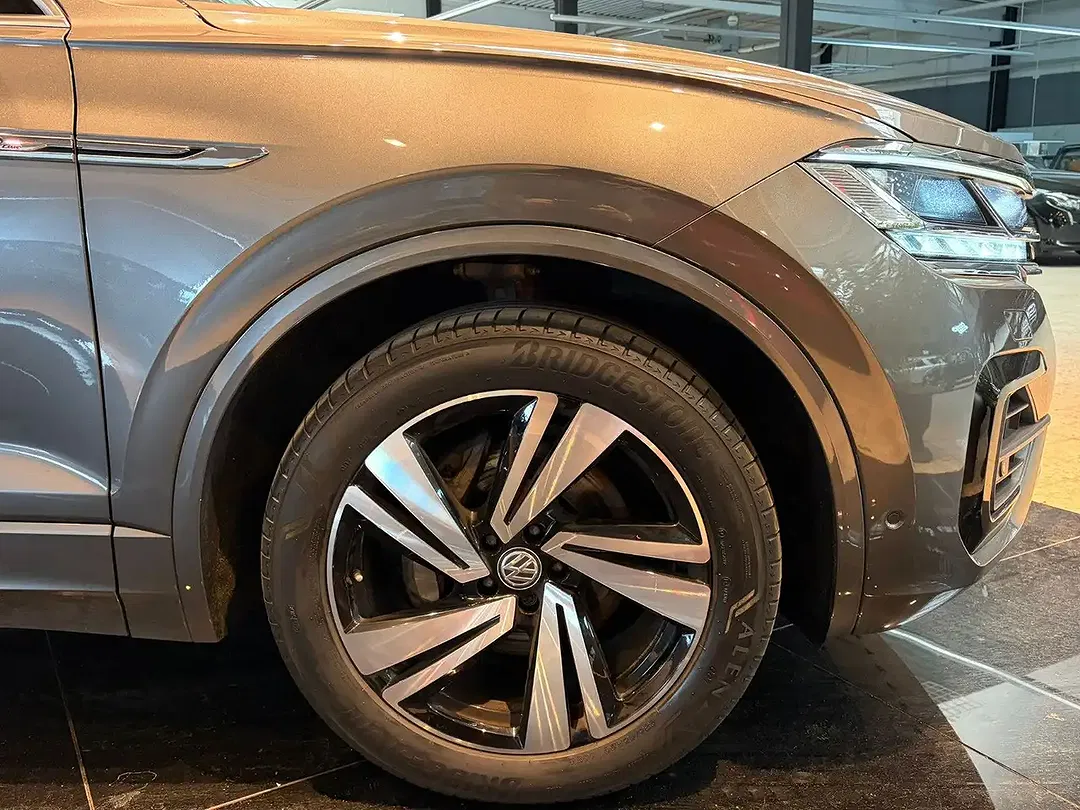 Volkswagen Touareg - Thumbnail 6