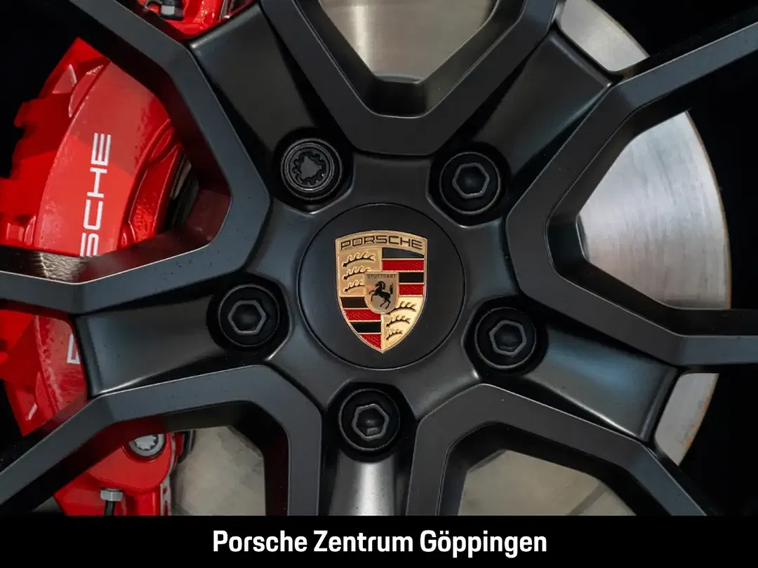 Porsche Taycan - Thumbnail 9