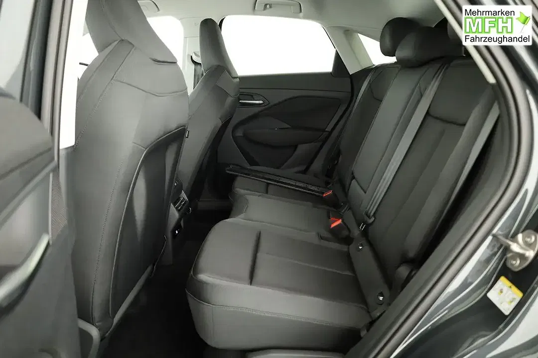 Audi Q3 - Thumbnail 11