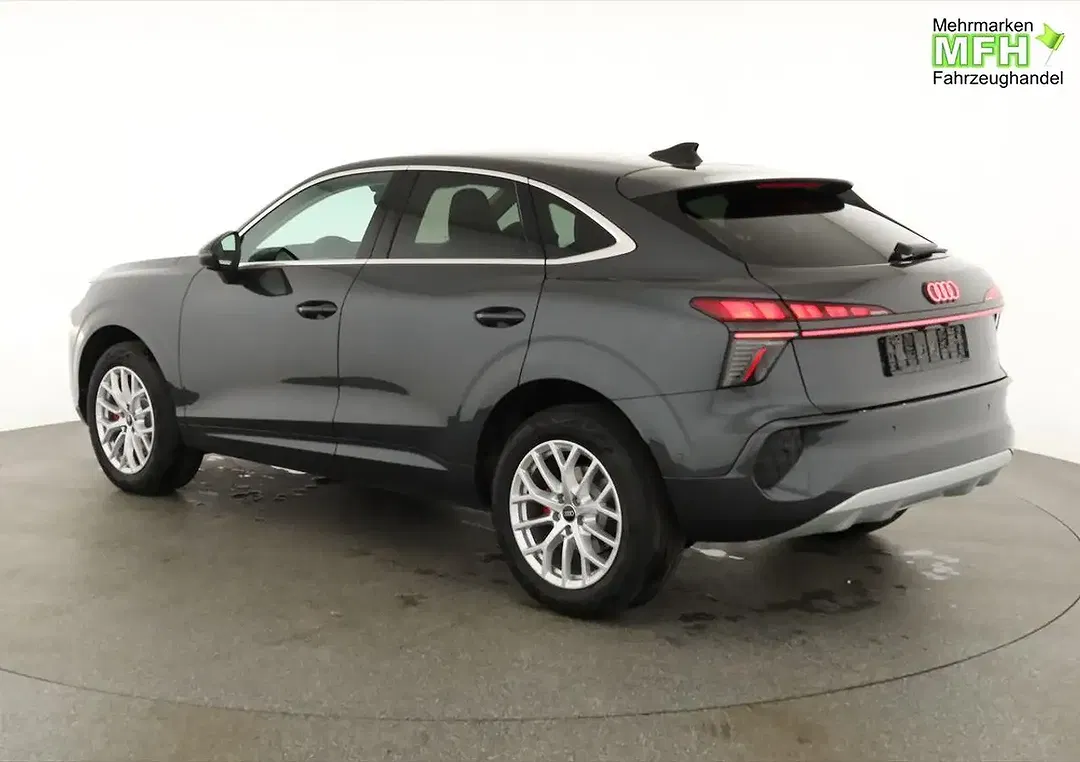 Audi Q3 - Thumbnail 3