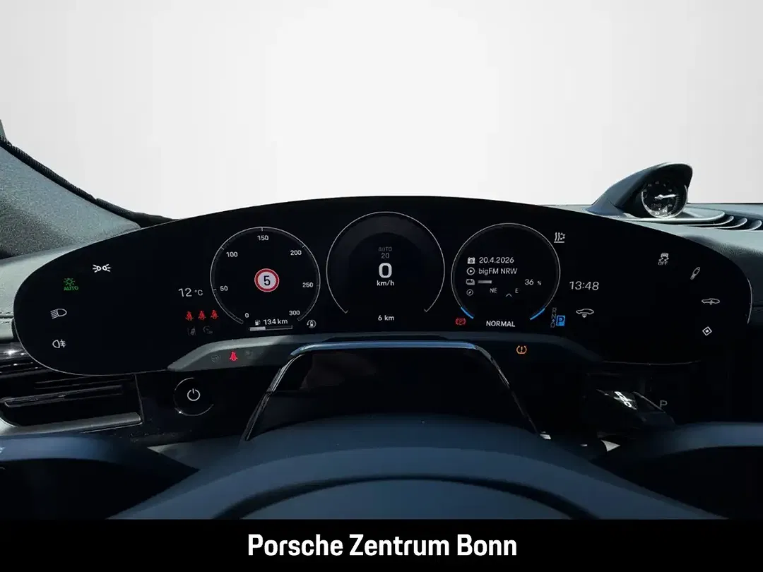 Porsche Taycan - Thumbnail 11