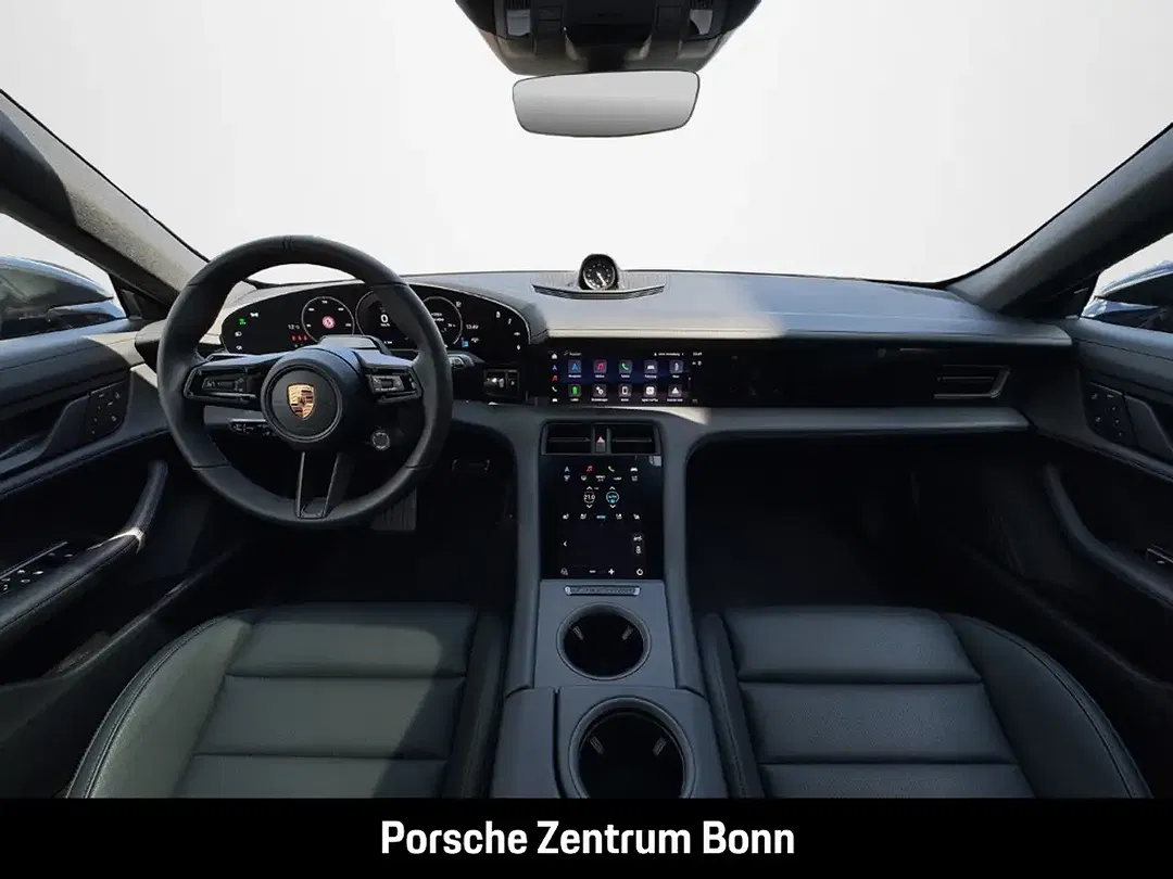 Porsche Taycan - Thumbnail 14