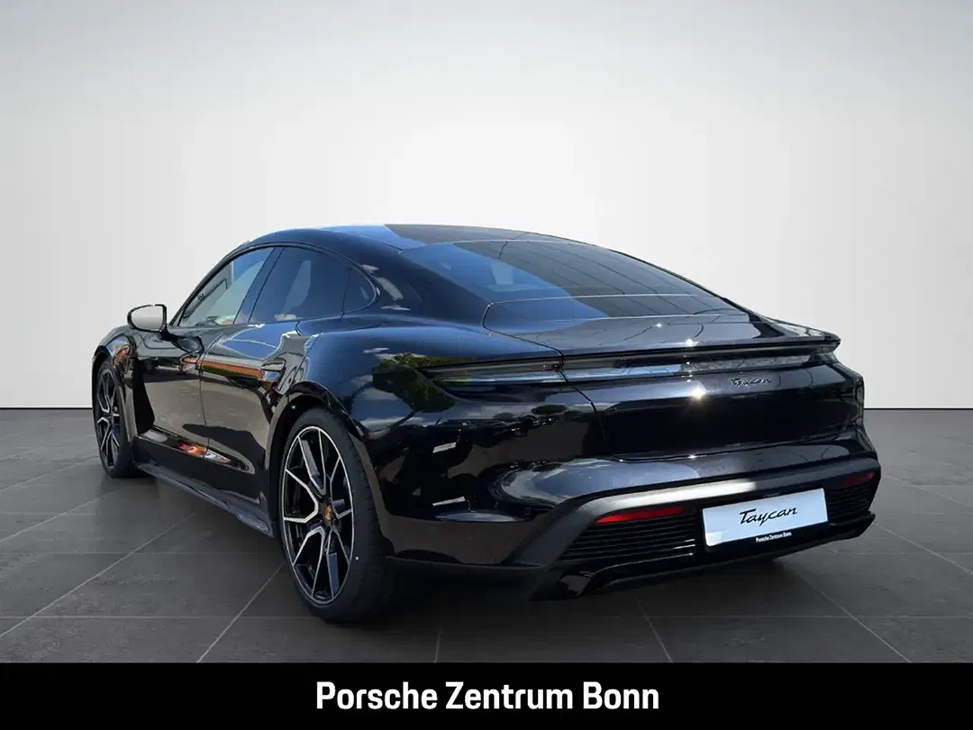 Porsche Taycan - Thumbnail 7
