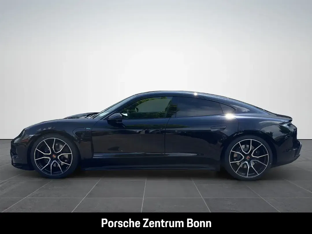 Porsche Taycan - Thumbnail 8