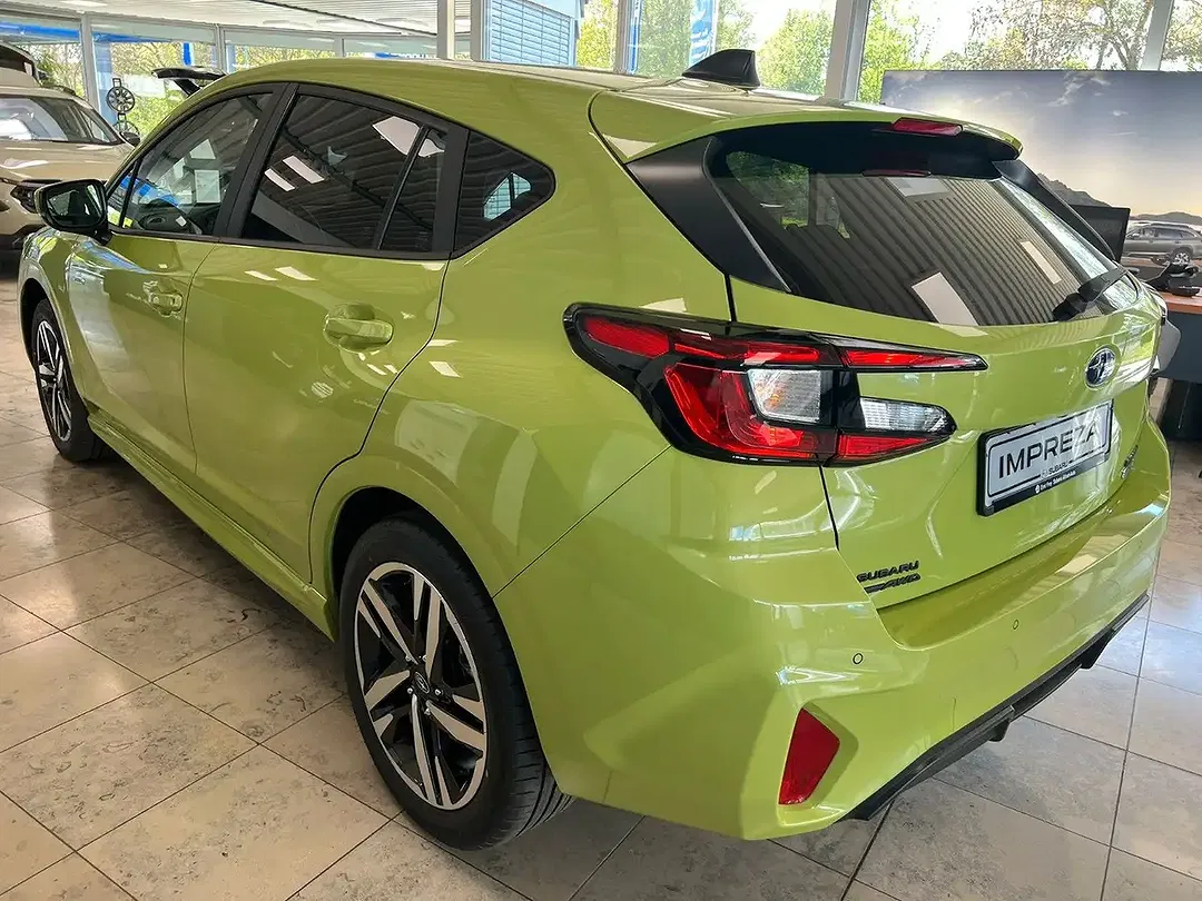 Subaru Impreza - Thumbnail 3