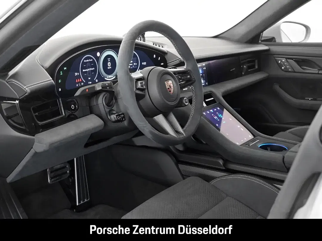 Porsche Taycan - Thumbnail 11