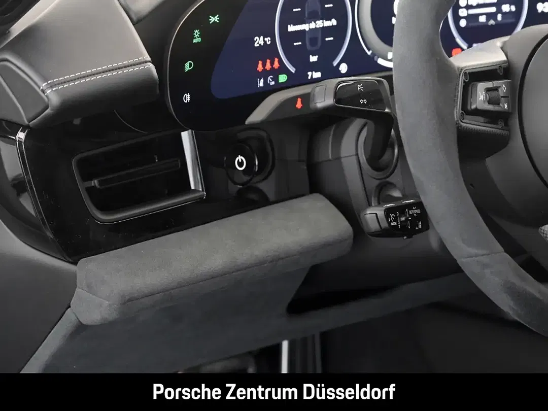 Porsche Taycan - Thumbnail 14
