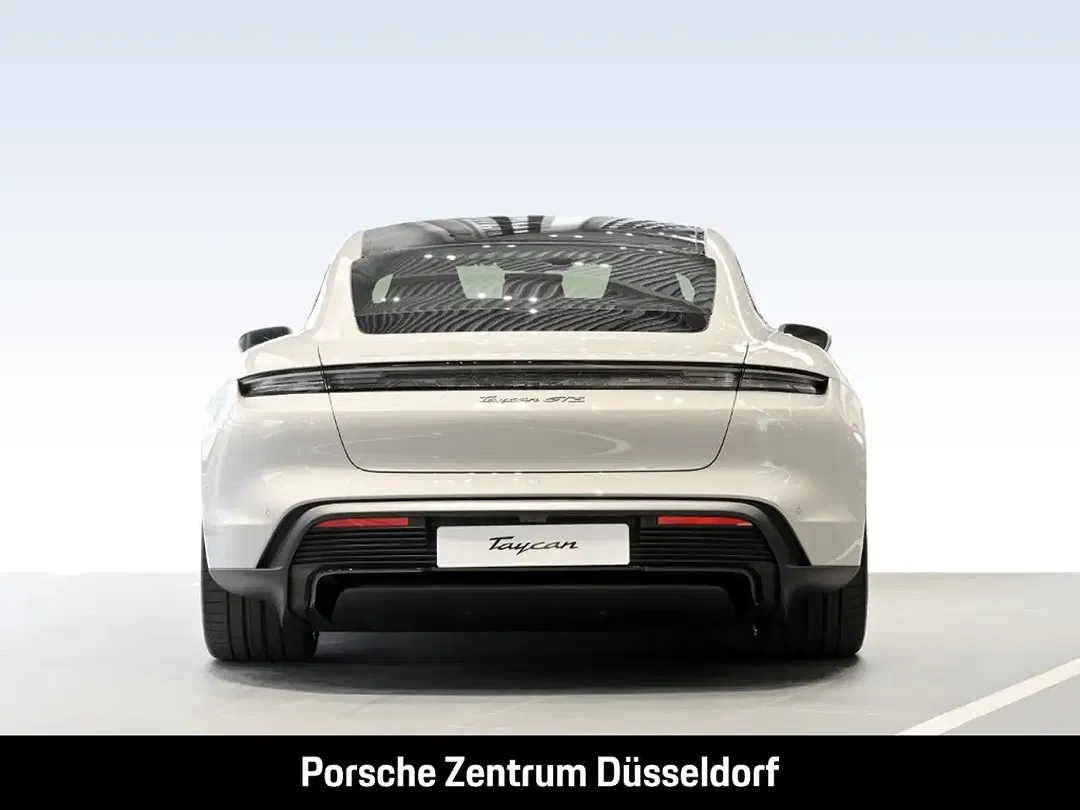Porsche Taycan - Thumbnail 5