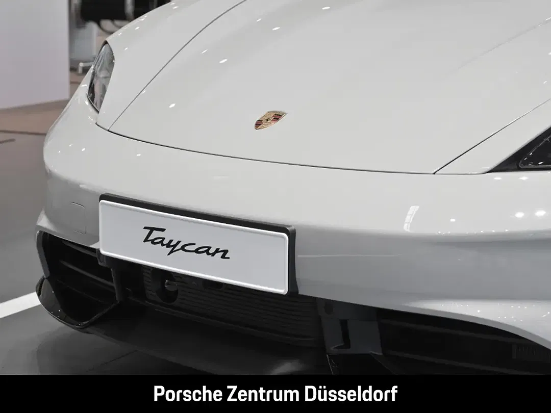 Porsche Taycan - Thumbnail 7