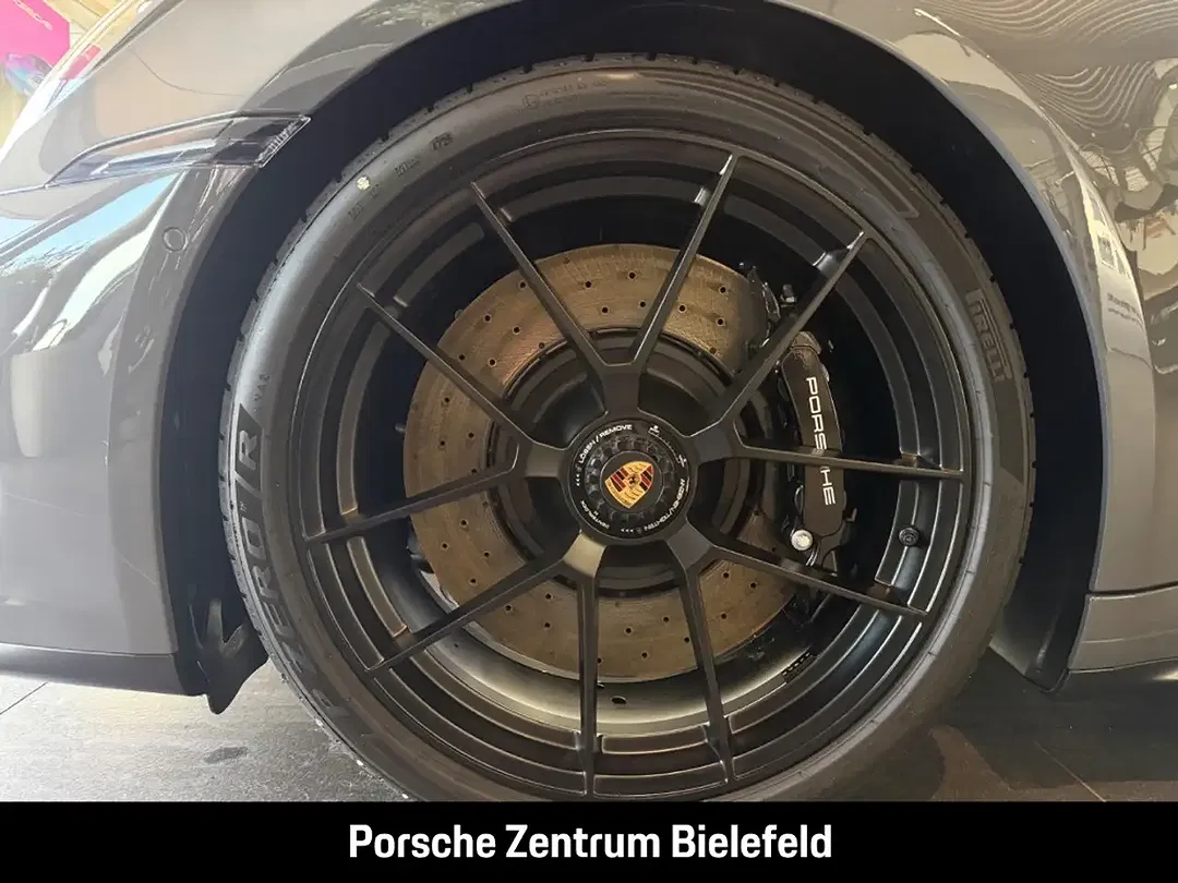 Porsche 992 - Thumbnail 12