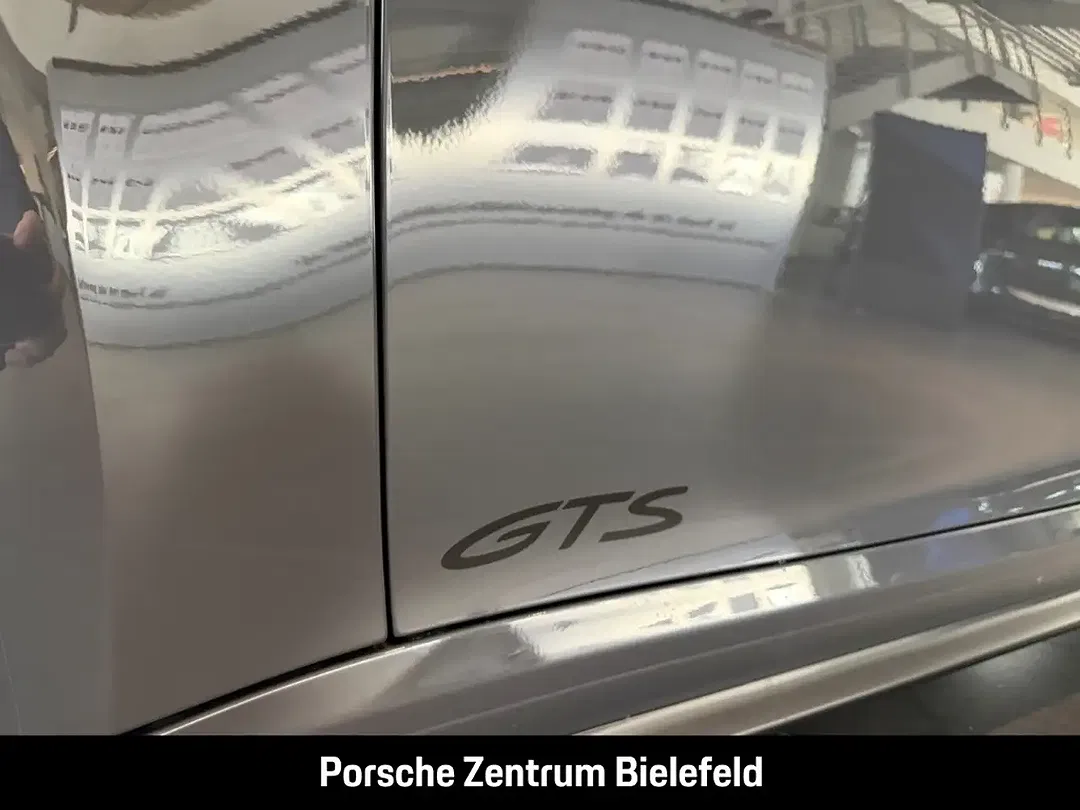 Porsche 992 - Thumbnail 13
