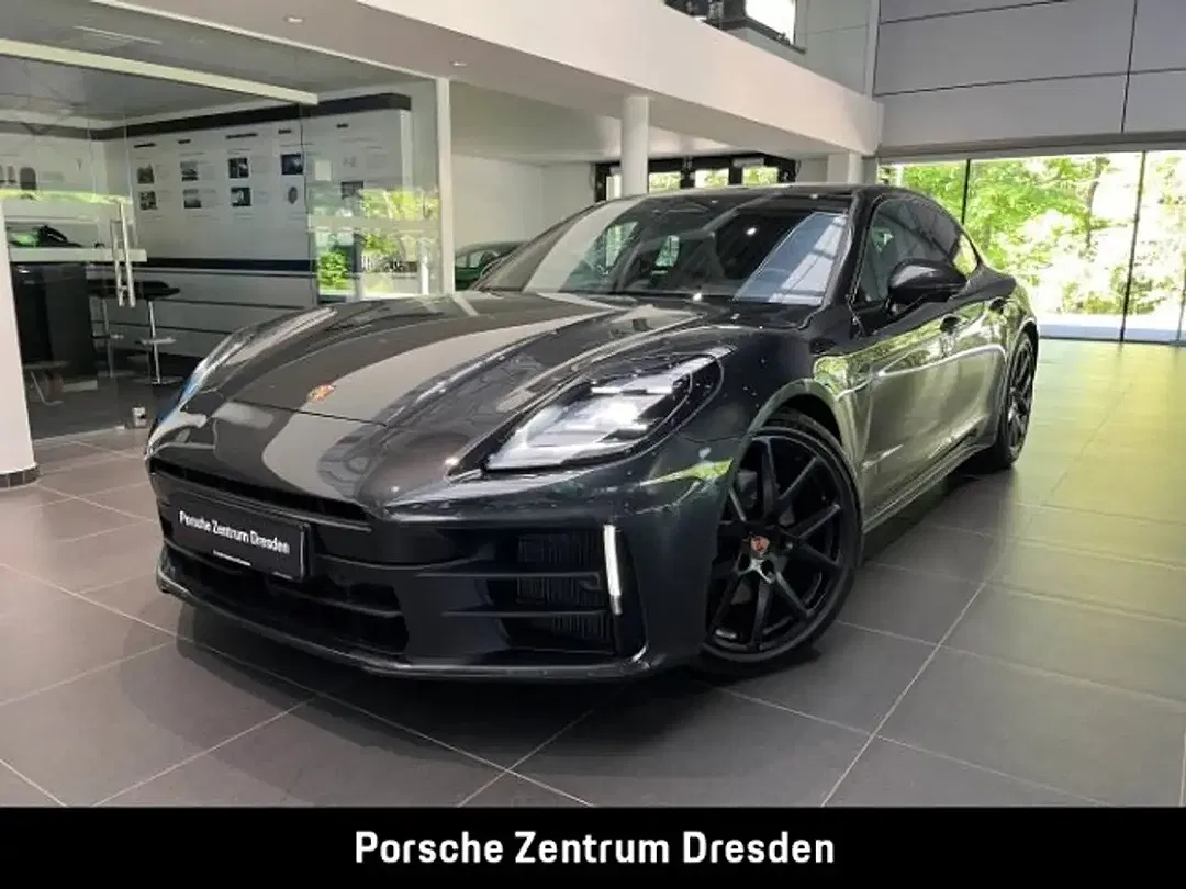 Porsche Panamera - Thumbnail 1