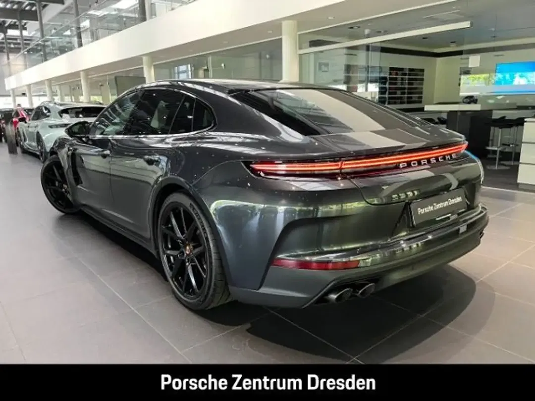 Porsche Panamera - Thumbnail 3