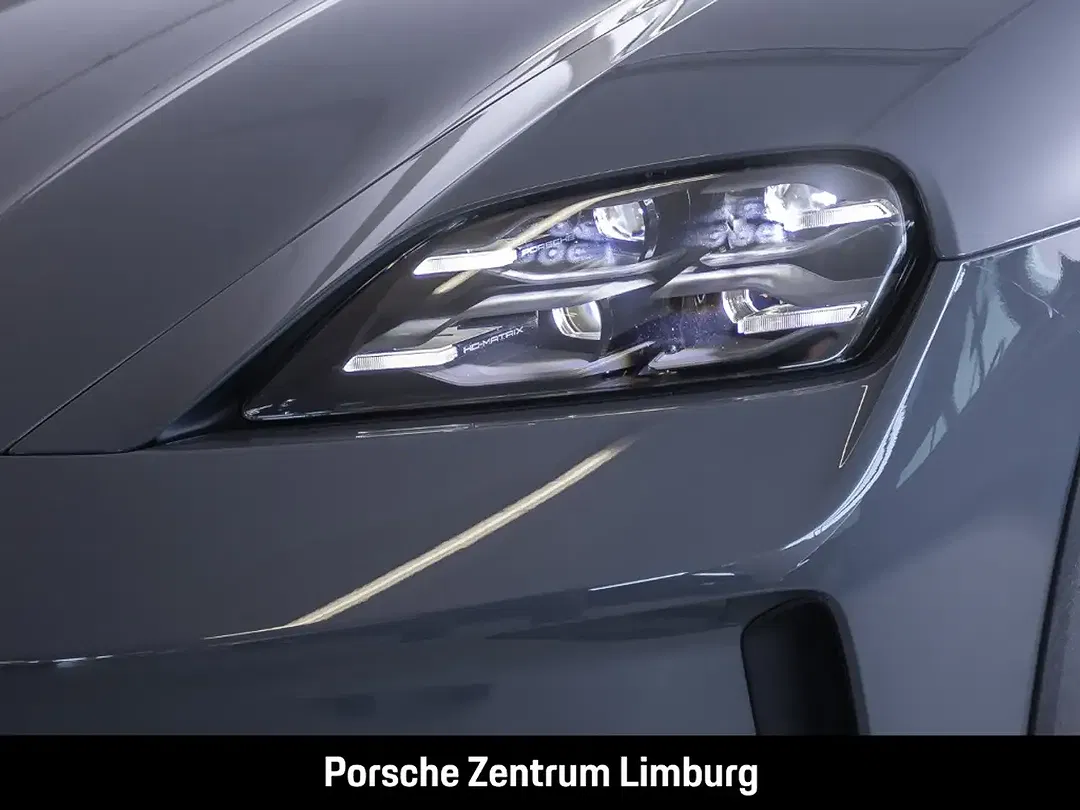 Porsche Taycan - Thumbnail 9