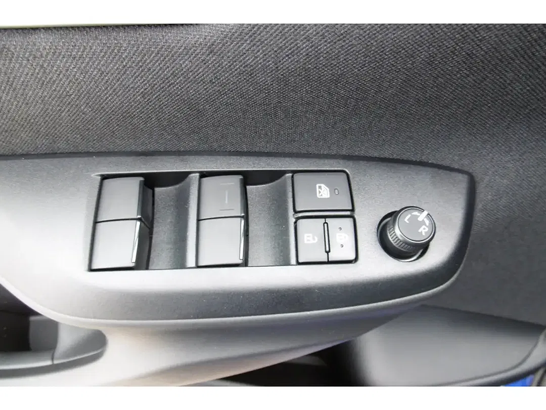 Toyota Yaris - Thumbnail 10