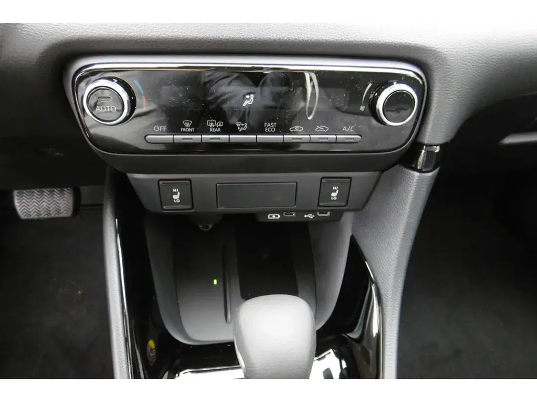 Toyota Yaris - Thumbnail 12